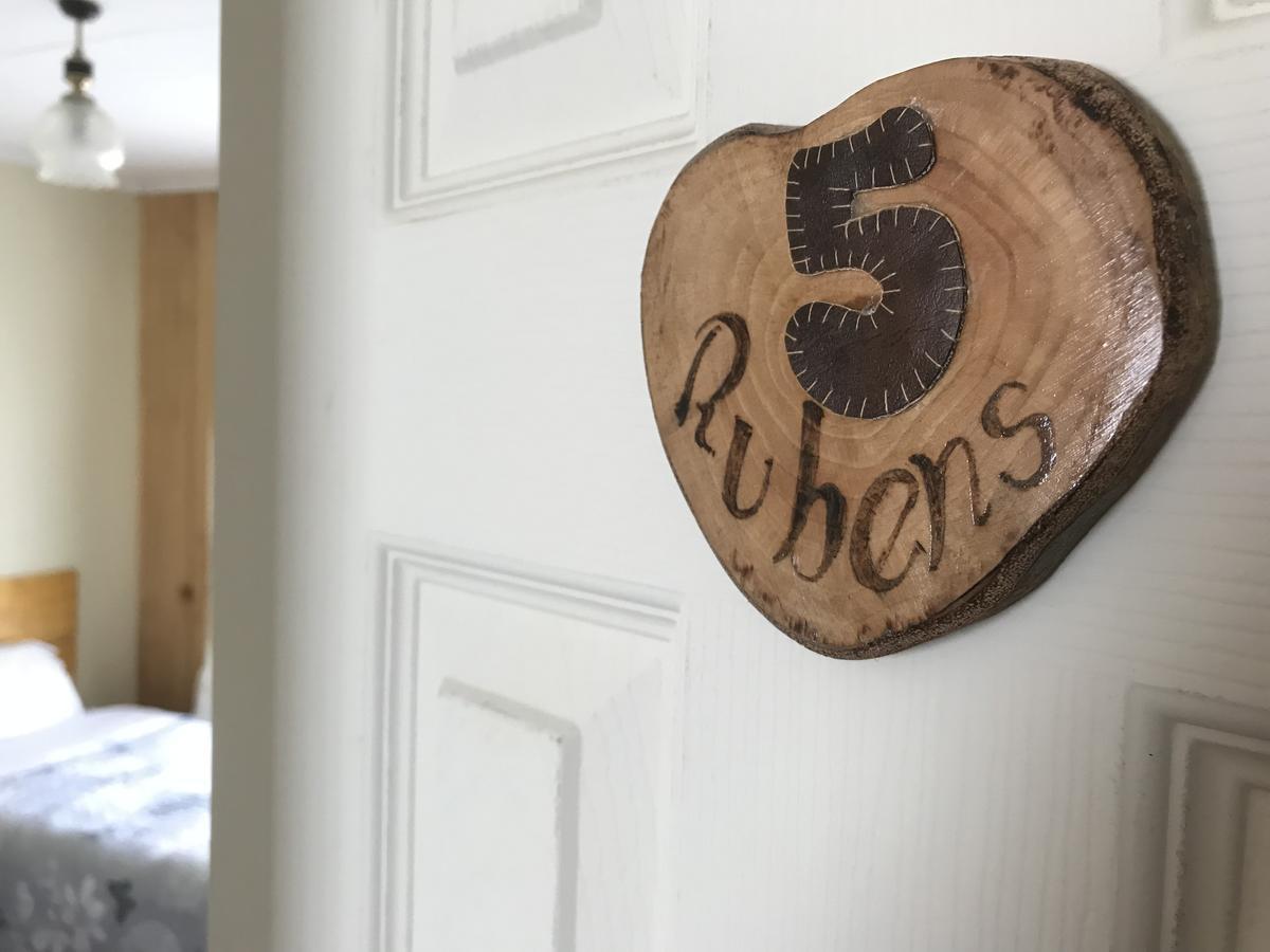 Hostal Los Pioneros Puerto Natales Eksteriør billede